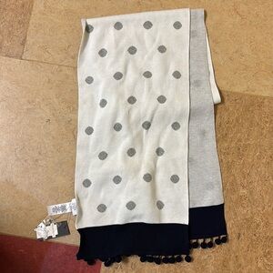 New Crown & Ivy scarf